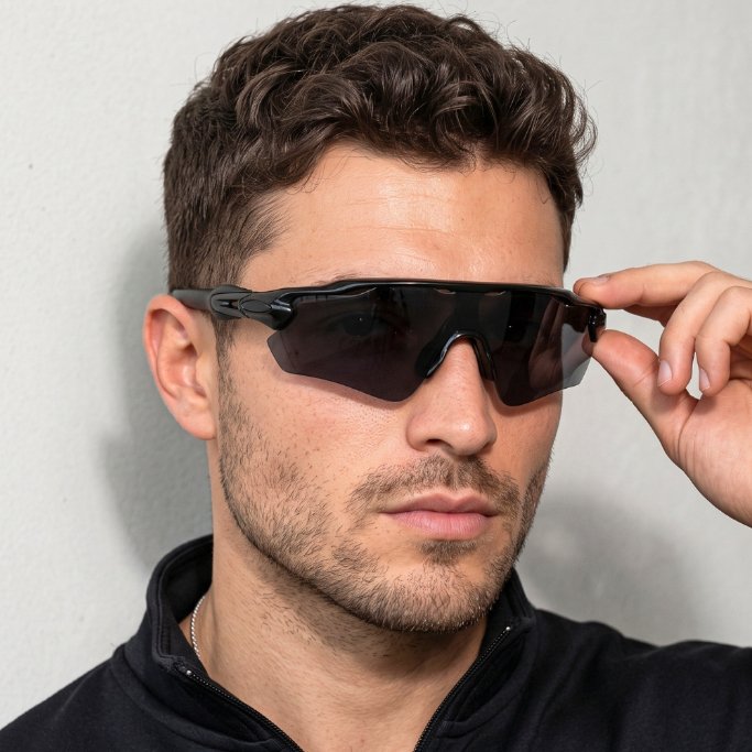 Óculos Race Pace Premium: Performance Esportiva e Proteção UV400 Acessível